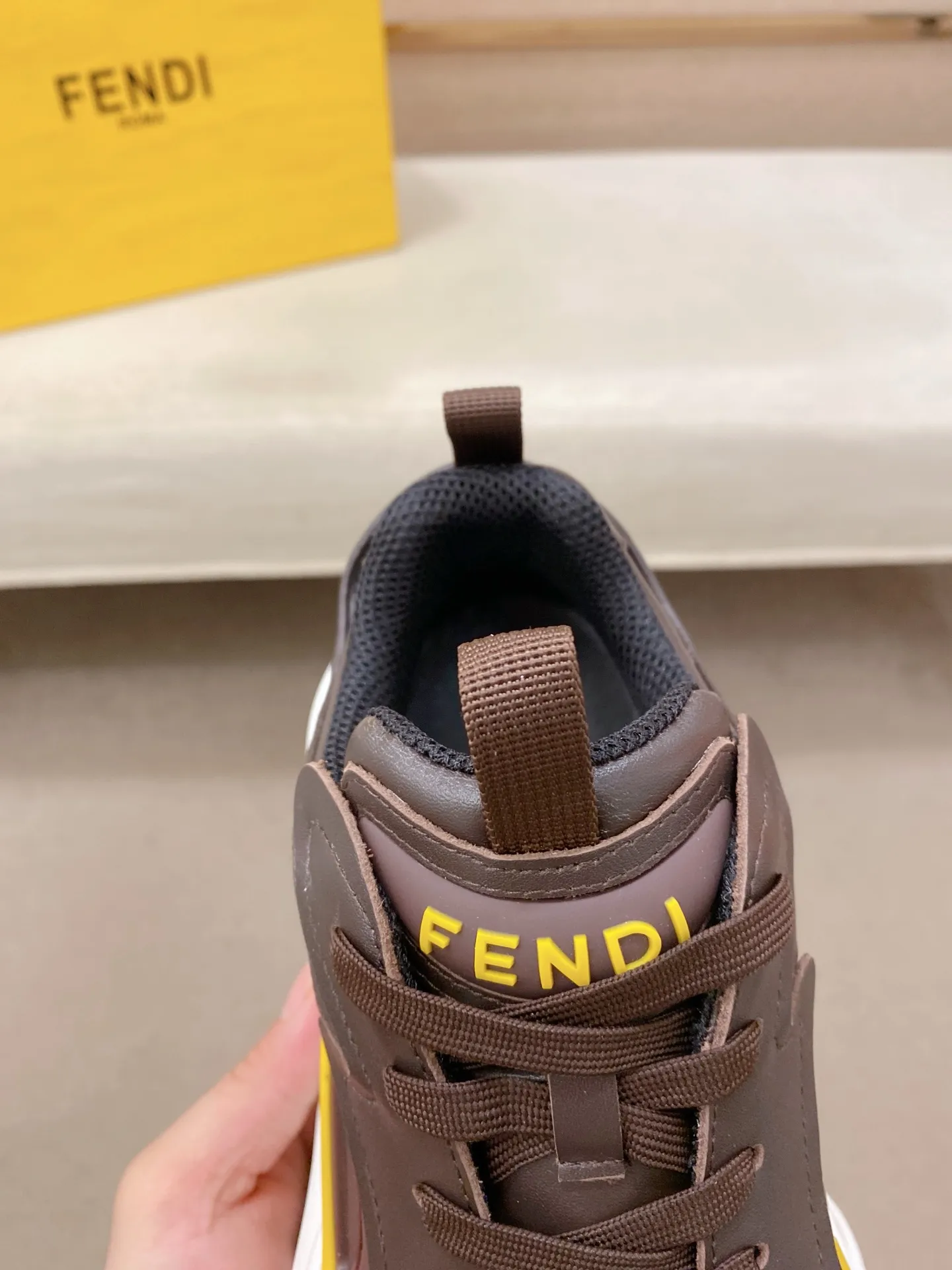 Factory price 580💰 FENDI new model (Fendi) official website 1:1 copy 👊🏻Upper 🇮🇹Imported cowhide🇩🇪Inside imported breathable mesh lining. The original outsole is molded to reflect the identity of every man, and the upper foot is elegant and stable🚶🏻🚶🏻The high-end custom counter original replica📯The shoe last remains unchanged regardless of wind and rain, and can withstand the verification of time🔍️,🔵 Size: 39-45. Can be customized 38-46 non-refundable and non-exchangeable!